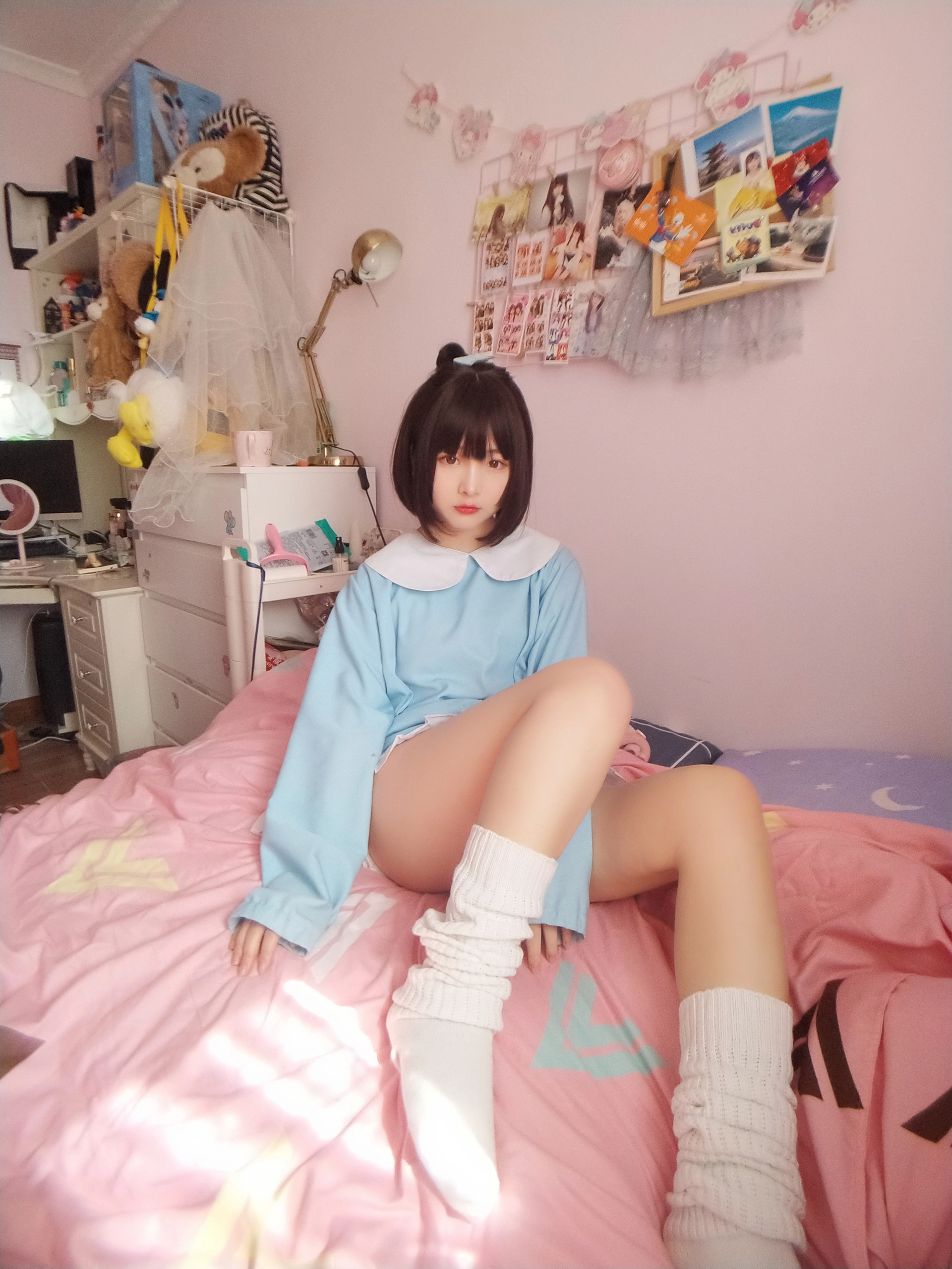 古川kagura - NO.59 淡蓝衣白袜果足 1